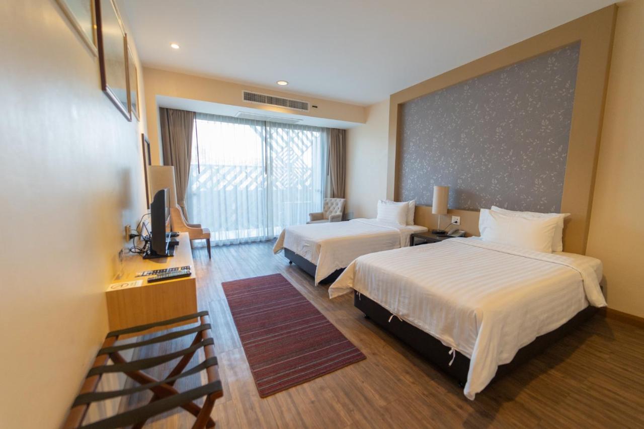 Rimkhobfa Urban Resort Samut Prakan Luaran gambar