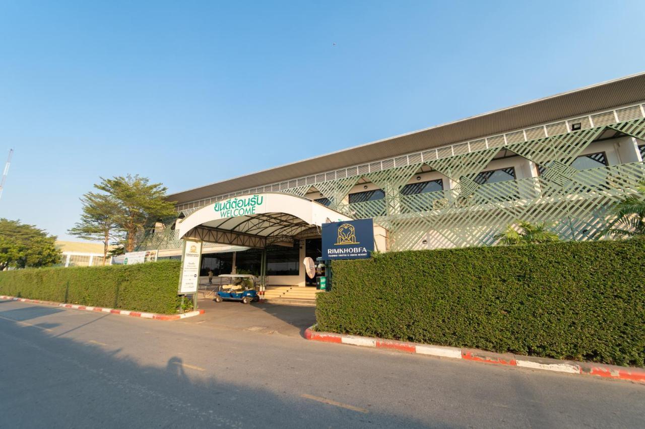 Rimkhobfa Urban Resort Samut Prakan Luaran gambar